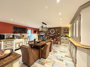 Photo 15- click for photo gallery